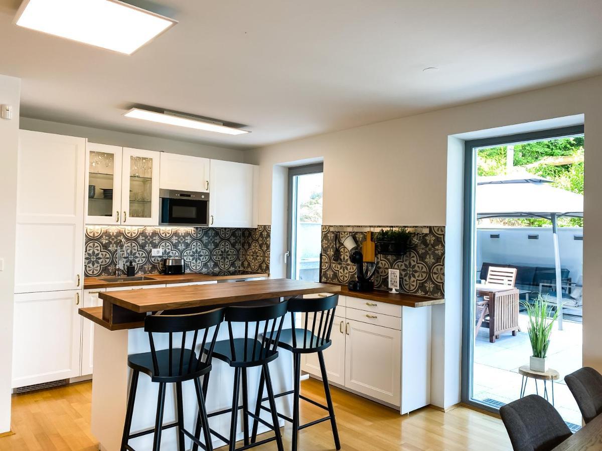 Lakeview Apartment